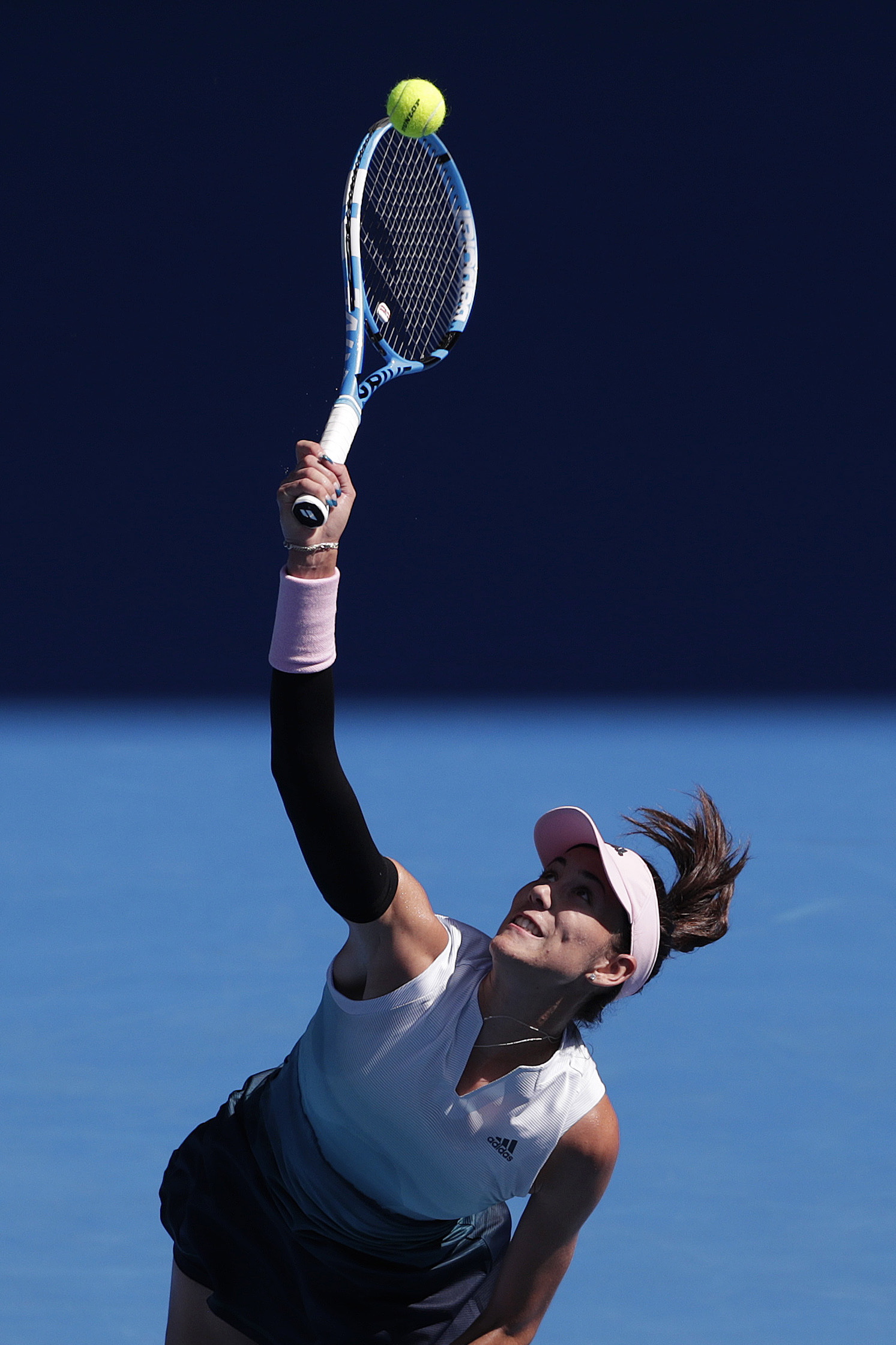 通过不懈的 通过不懈的